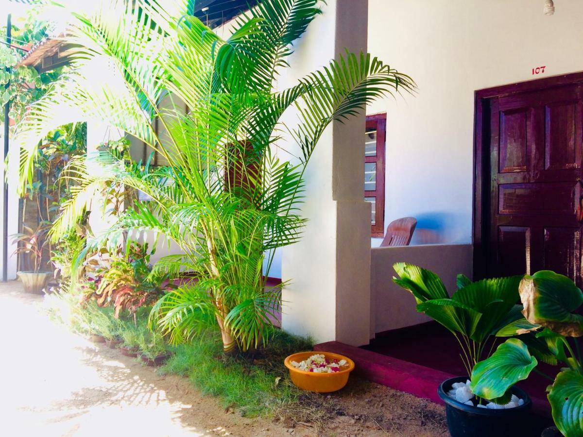 Tropicana Home Stay Arugam Bay Exterior photo