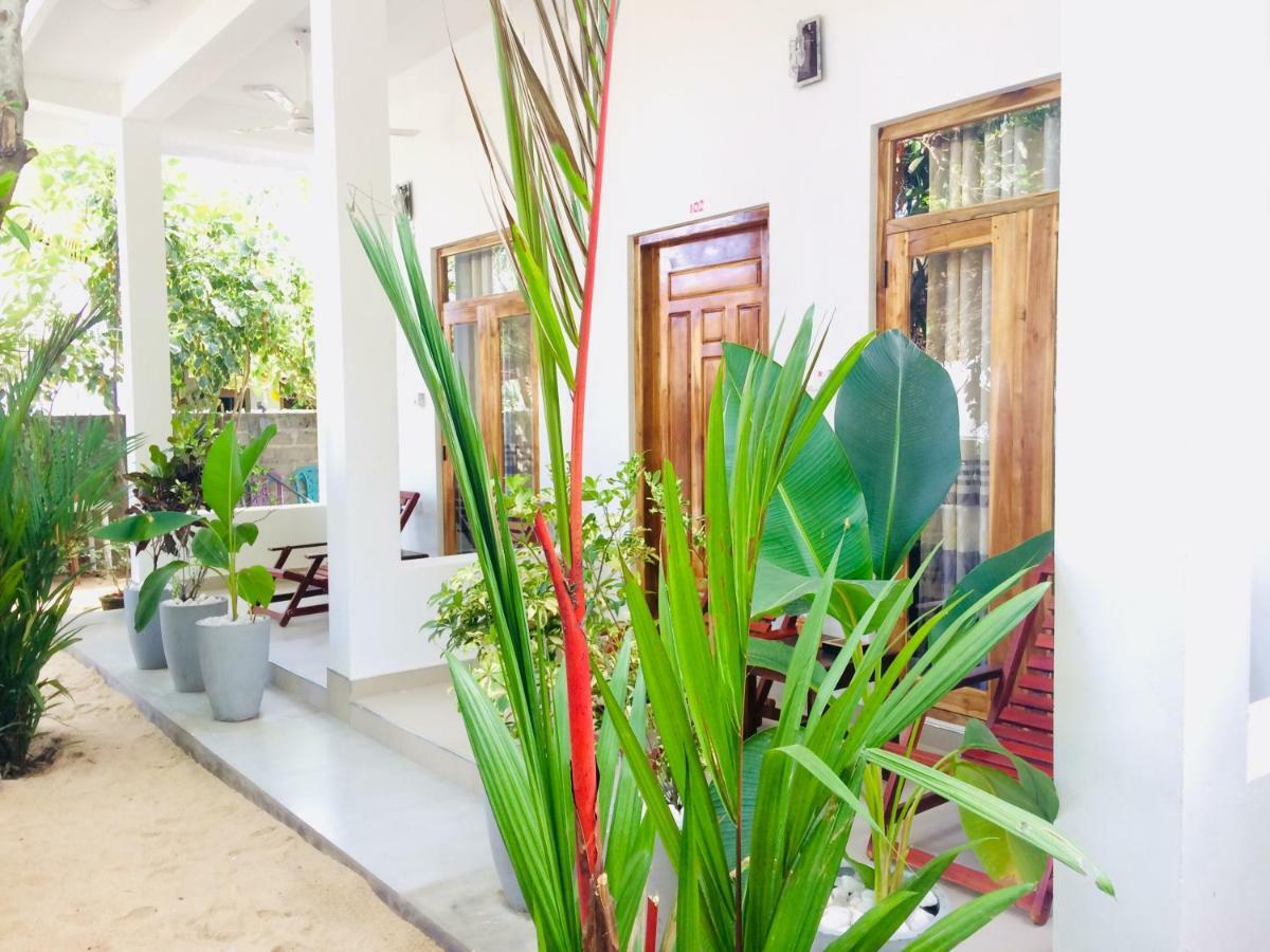 Tropicana Home Stay Arugam Bay Exterior photo